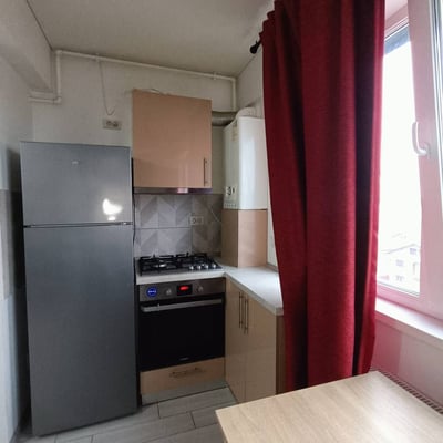 Miete einer geräumigen, möblierten 1-Zimmer-Wohnung, 6. Bezirk, Bukarest, Rumänien